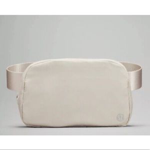 Lululemon Everywhere Belt Bag